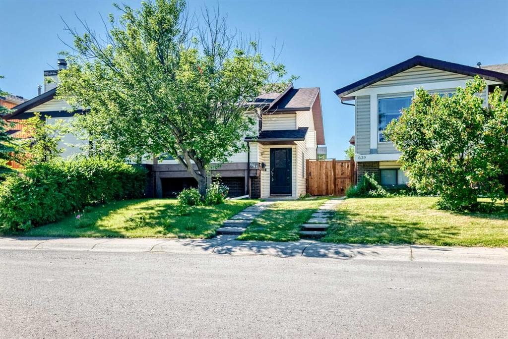 5-bed Semi-detached for sale at 641 Whitewood Road NE, Calgary