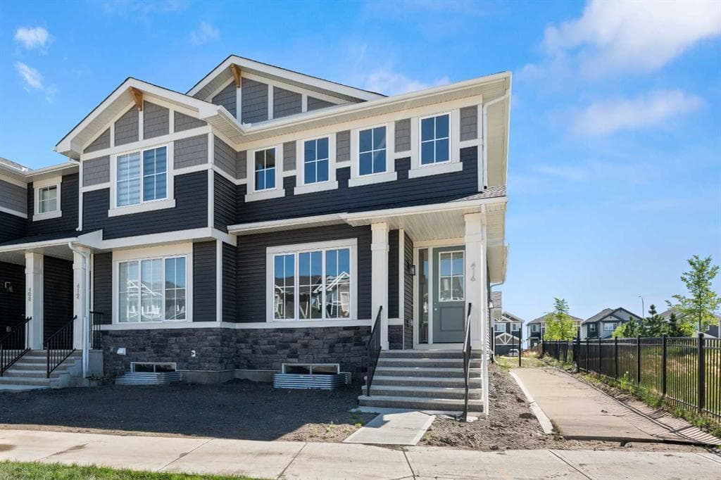 3-bed Townhouse for sale at 416 Sora Boulevard SE, Calgary