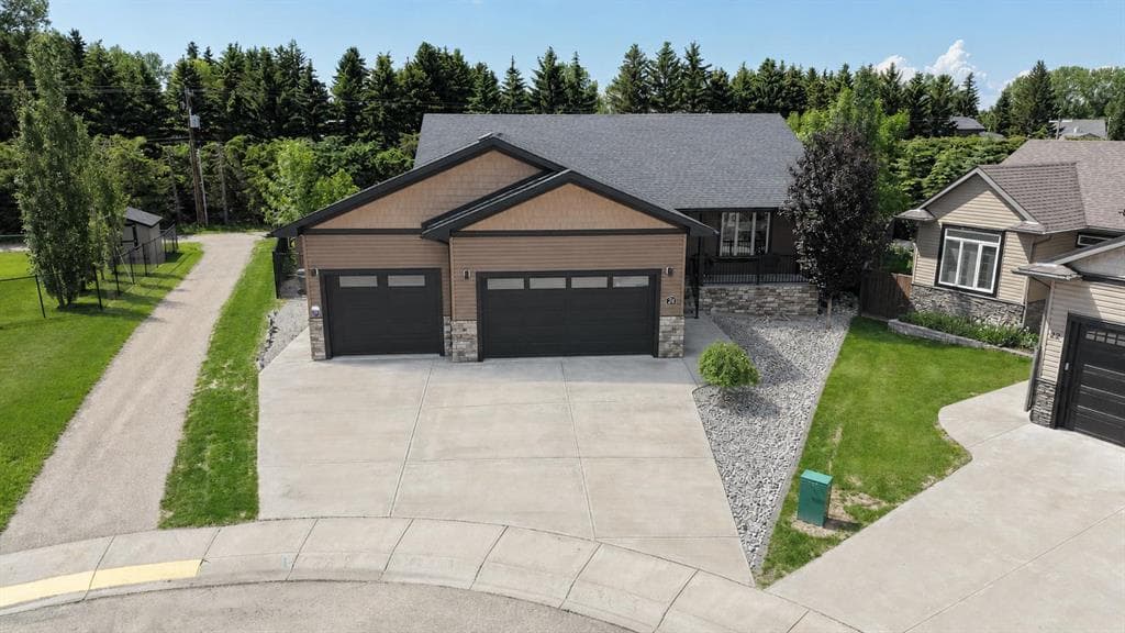 4-bed Detached for sale at 24 Vermont Close, Olds