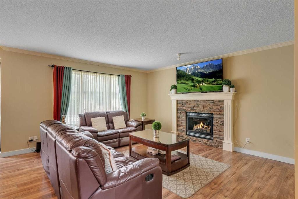 5-bed Detached for sale at 105 West Creek Pond, Chestermere