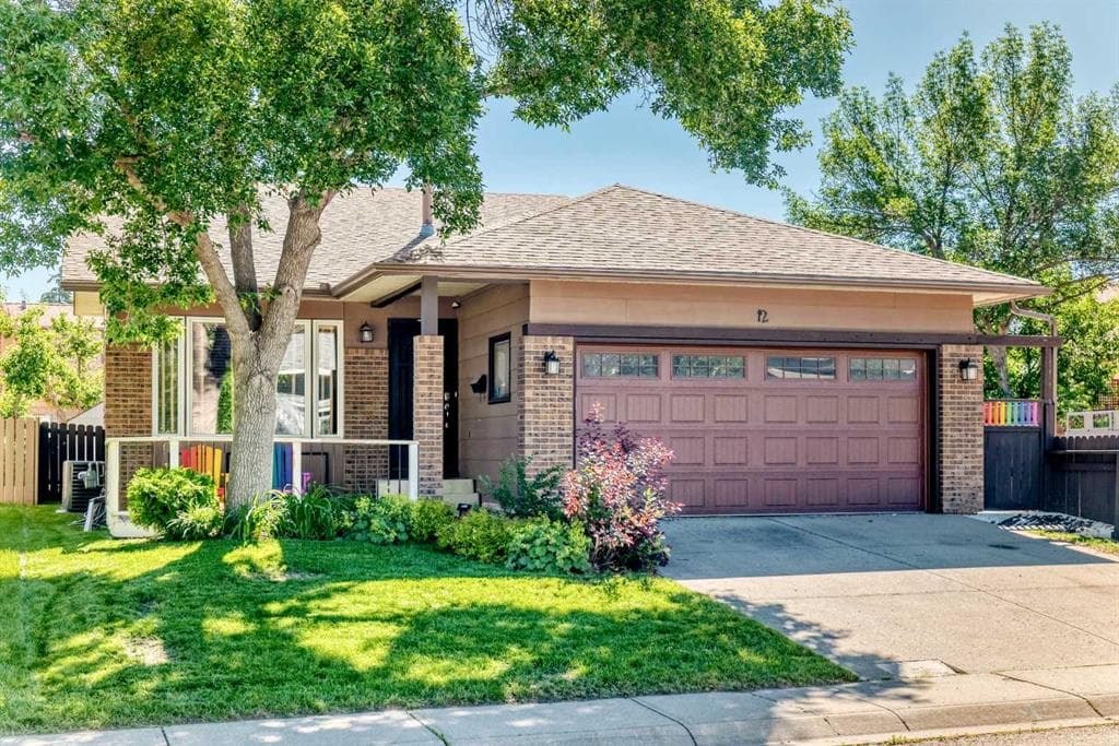 12 Sunvale Mews SE — photo 1