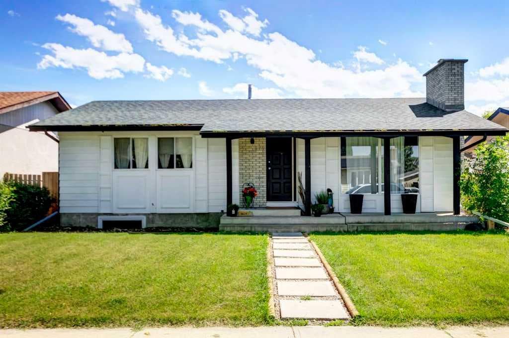 14 Mist Road SW — photo 1