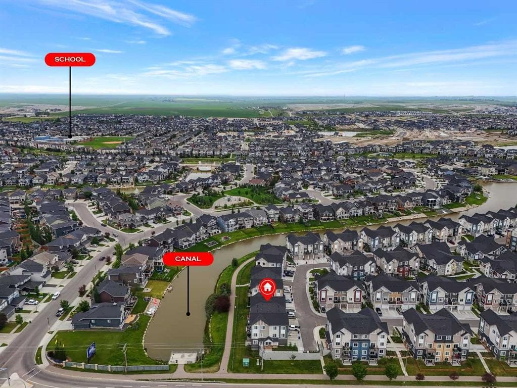 3-bed Townhouse for sale at 394 Canals Crossing SW, Airdrie