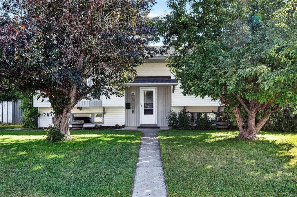 5408 Ladbrooke Drive SW — photo 1
