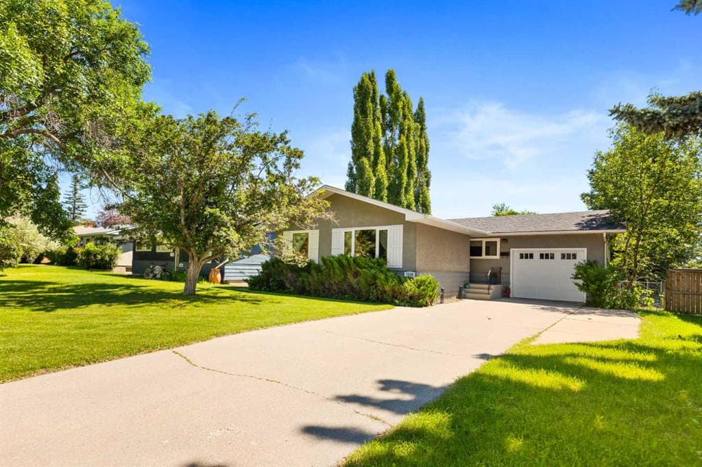 4-bed Detached for sale at 7220 Farrell Road SE, Calgary