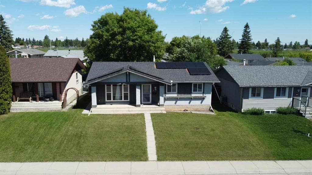 136 Maitland Drive NE — photo 1