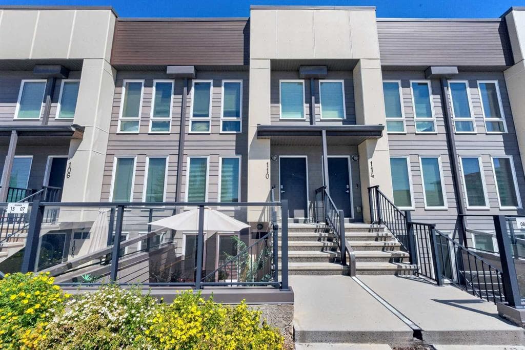 1-bed Townhouse for sale at 108, 19500 37 Street SE, Calgary