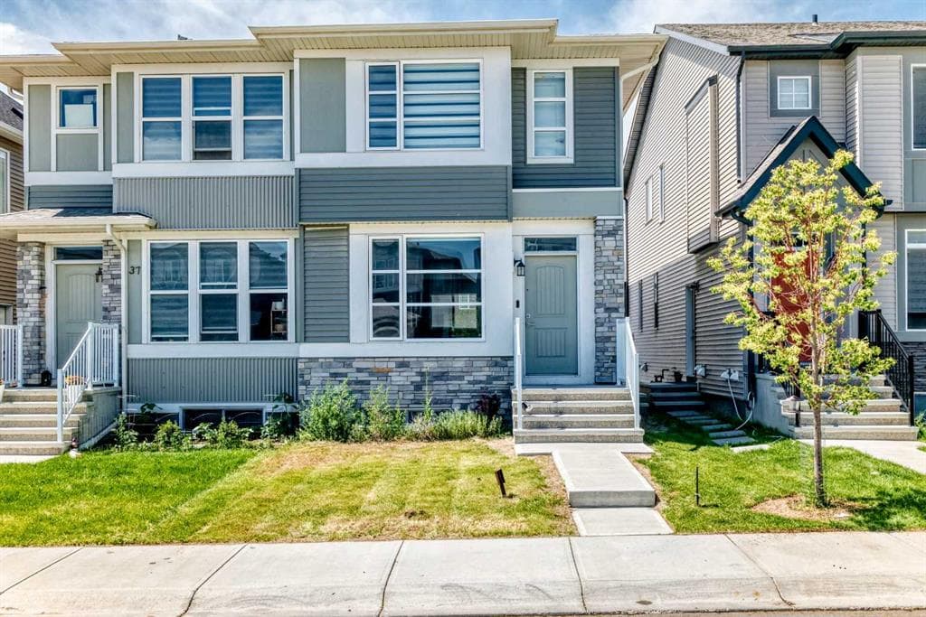 41 Corner Glen Row NE — photo 1