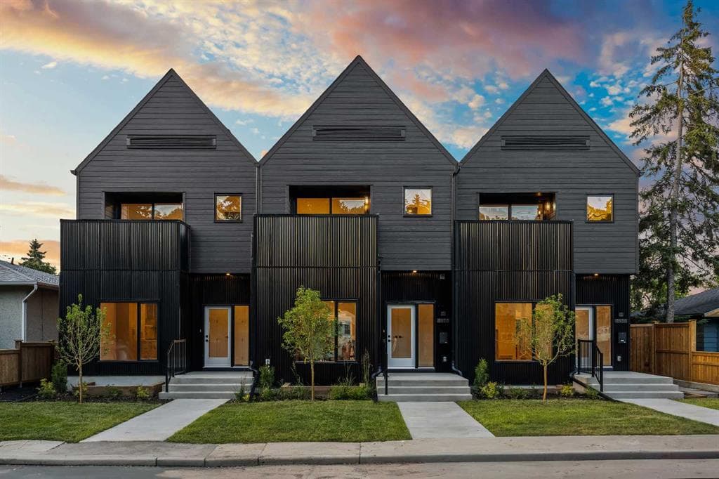 4-bed Townhouse for sale at 2, 8916 33 Avenue NW, Calgary