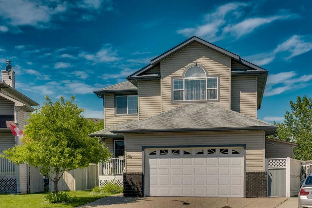 4-bed Detached for sale at 84 Willowbrook Crescent NW, Airdrie