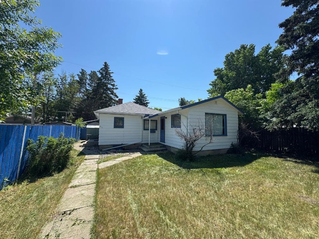 3-bed Detached for sale at 513 3 Street S, Vulcan