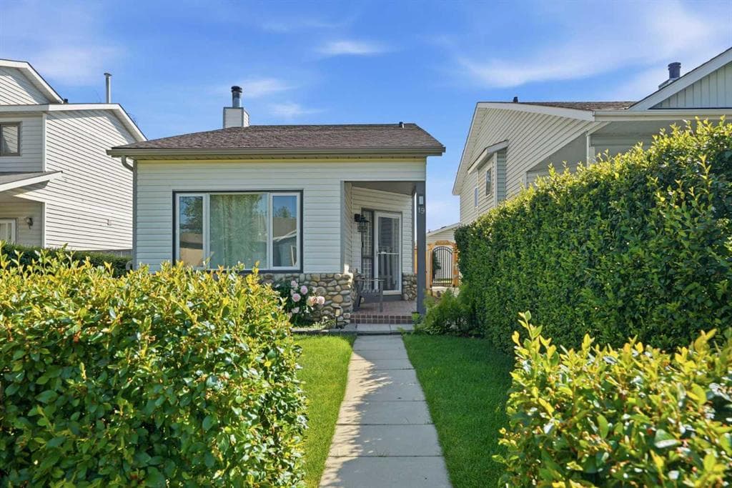 19 Millcrest Way SW — photo 1