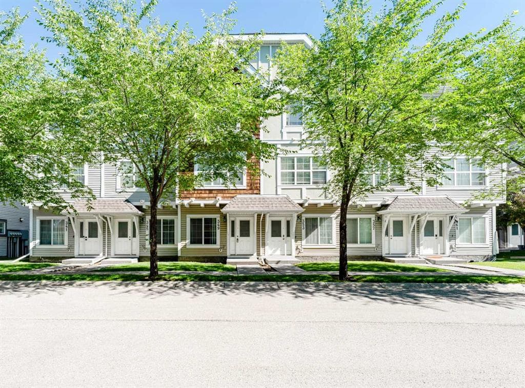 2-bed Townhouse for sale at 349, 130 New Brighton Way SE, Calgary