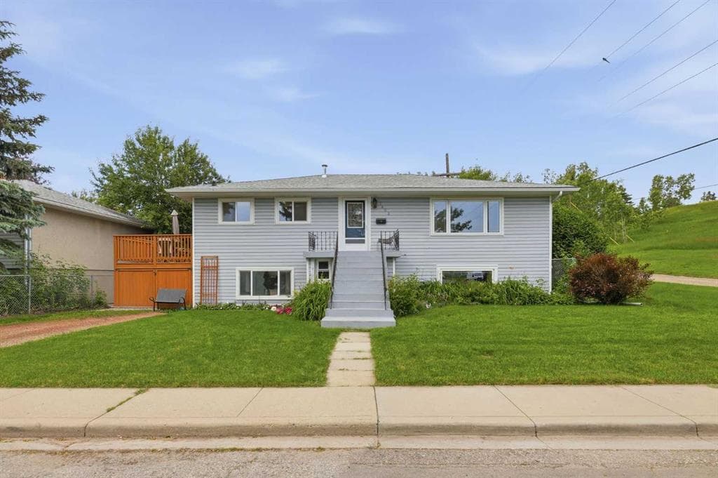 7403 20 Street SE — photo 1