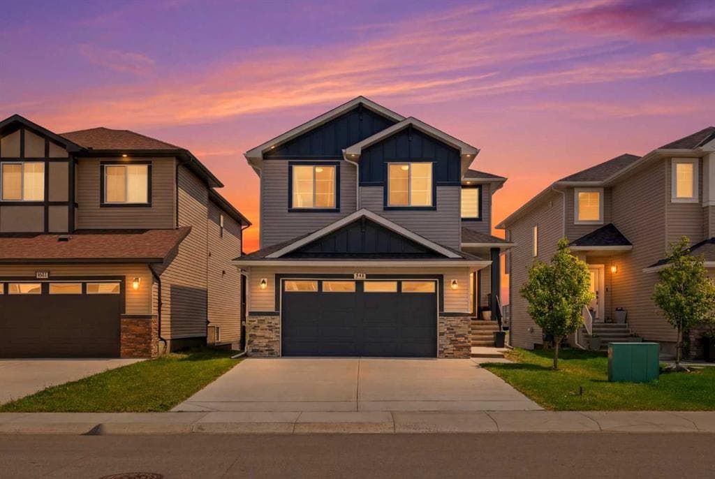 4-bed Detached for sale at 838 Edgefield Street, Strathmore
