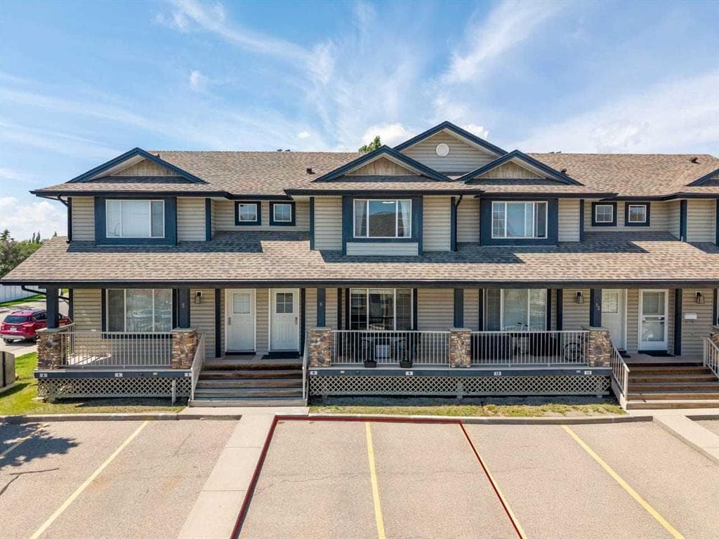 4-bed Townhouse for sale at 9 Citadel Point NW, Calgary