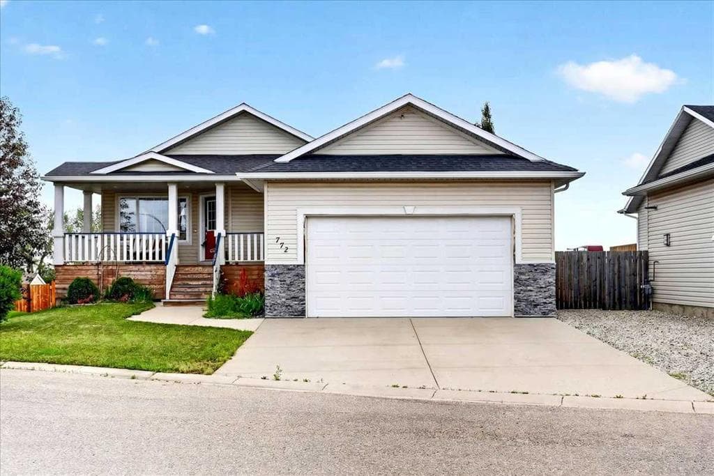 772 Carriage Lane Drive — photo 1