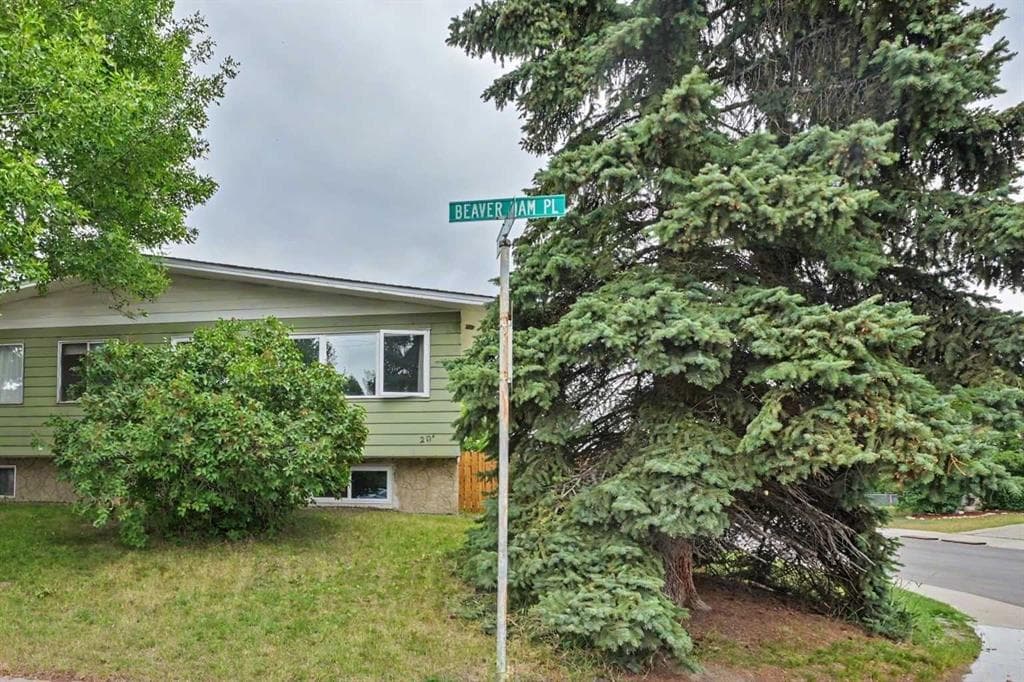 3-bed Semi-detached for sale at 20A Beaver Dam Place NE, Calgary