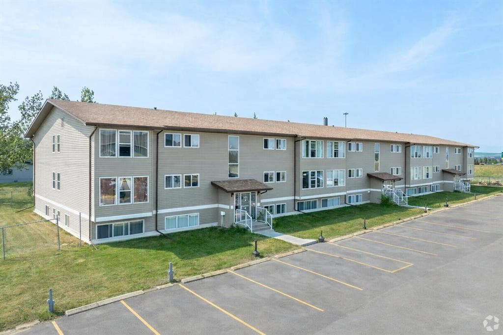 2-bed Apartment for sale at 206, 101 Big Hill Way SE, Airdrie