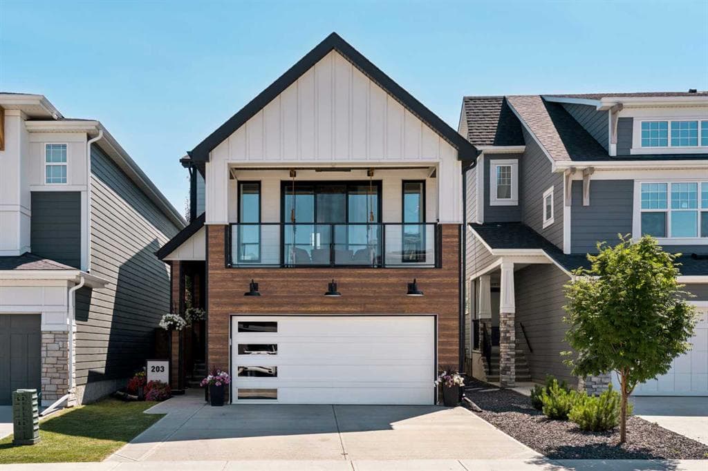 203 Cranbrook Park SE — photo 1