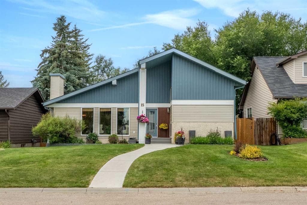 3-bed Detached for sale at 15 Lock Crescent, Okotoks