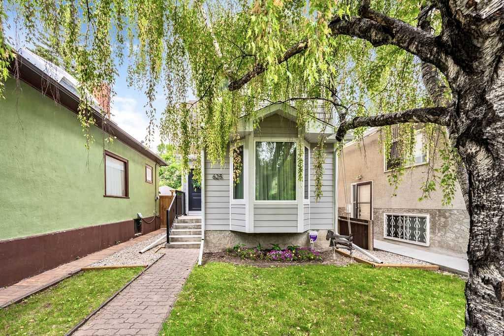 625 13 Avenue NE — photo 1
