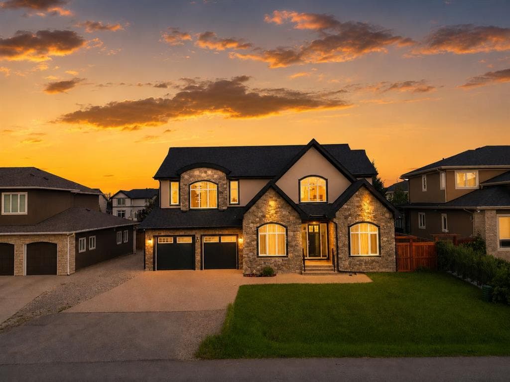 7-bed Detached for sale at 772 East Lakeview Road, Chestermere