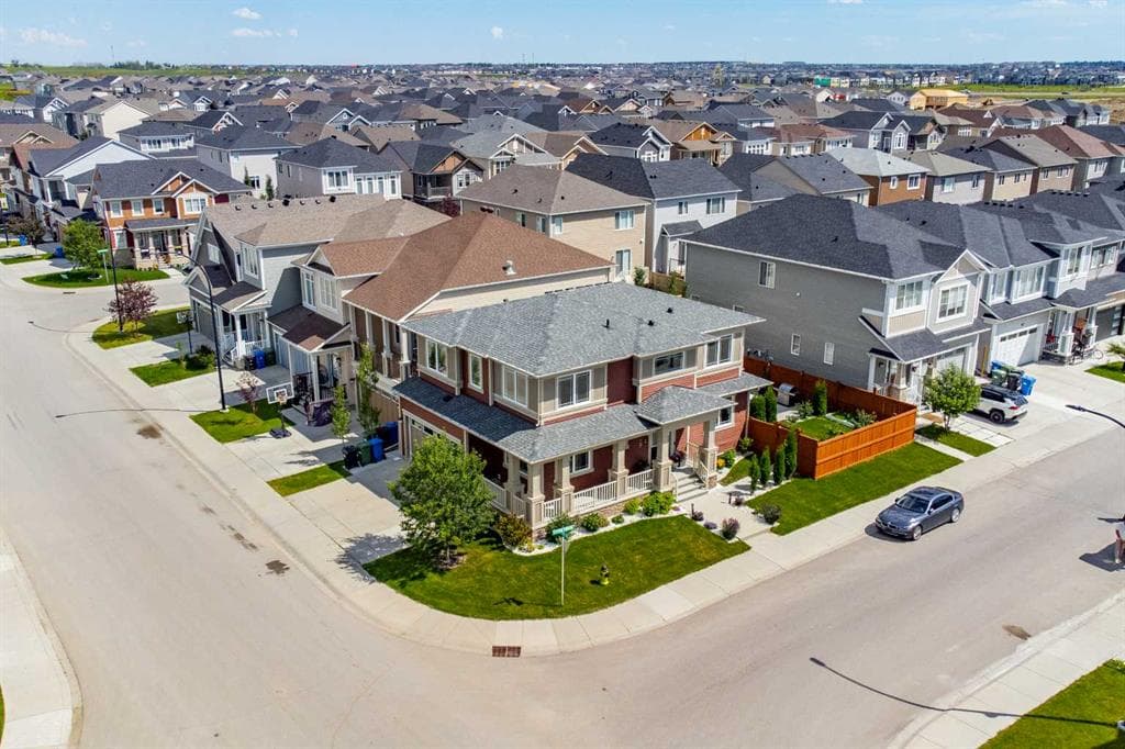 5-bed Detached for sale at 12 Cityside Common NE, Calgary
