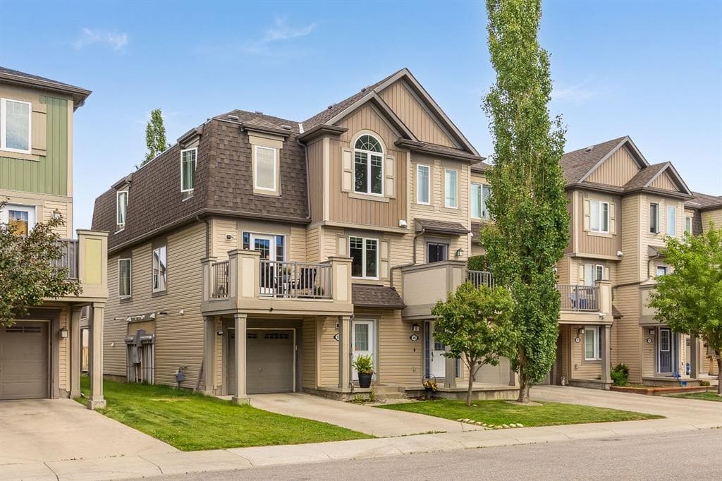 2-bed Townhouse for sale at 52 Windstone Green SW, Airdrie