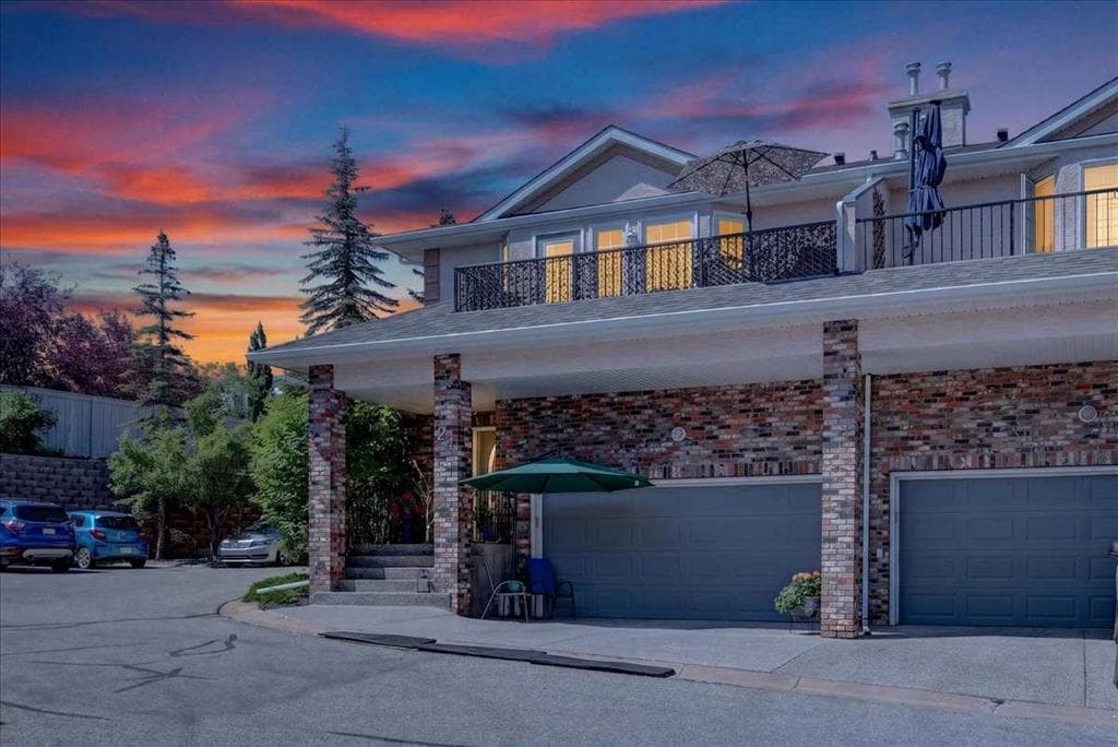 3-bed Semi-detached for sale at 24, 100 Signature Way SW, Calgary
