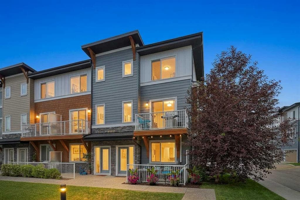 2-bed Townhouse for sale at 18, 111 Rainbow Falls Gate, Chestermere