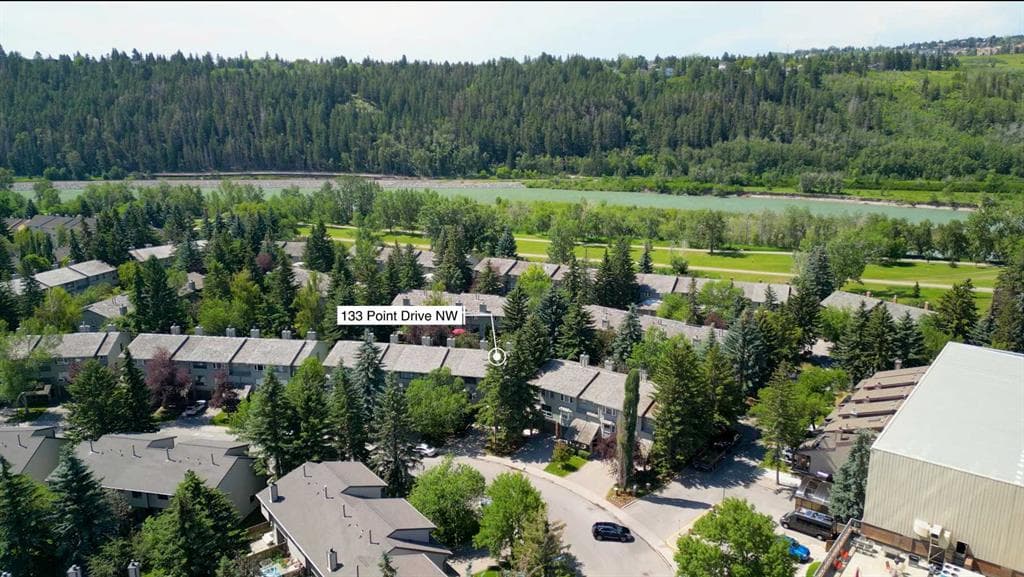 2-bed Townhouse for sale at 133 Point Drive NW, Calgary
