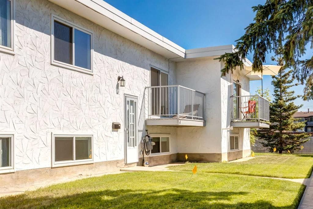 2-bed Townhouse for sale at 4503 73 Street NW, Calgary