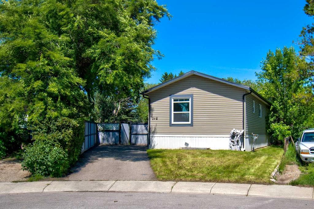 3-bed Detached for sale at 24 Spring Dale Court SE, Airdrie