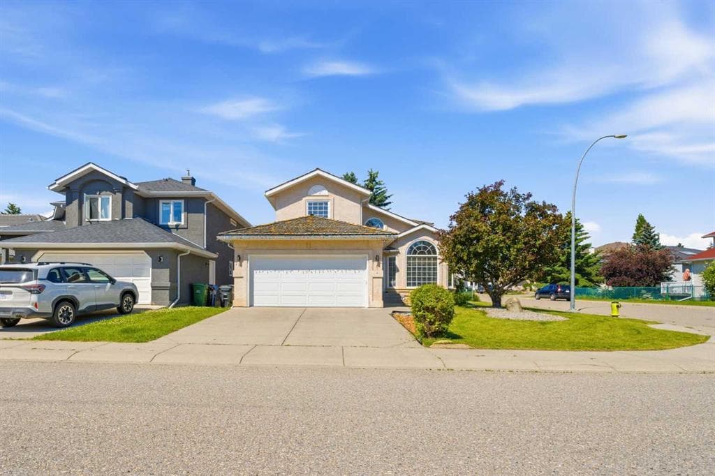 71 Woodpark Close SW — photo 1