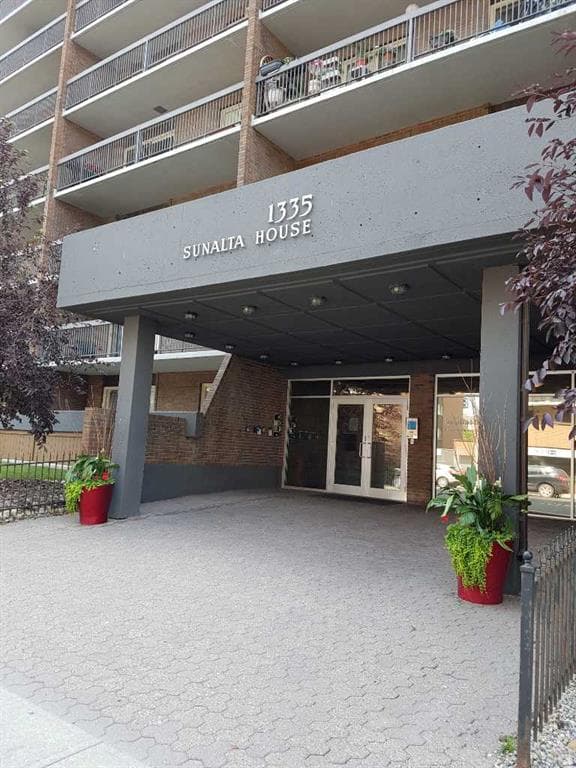 811, 1335 12 Avenue SW — photo 1