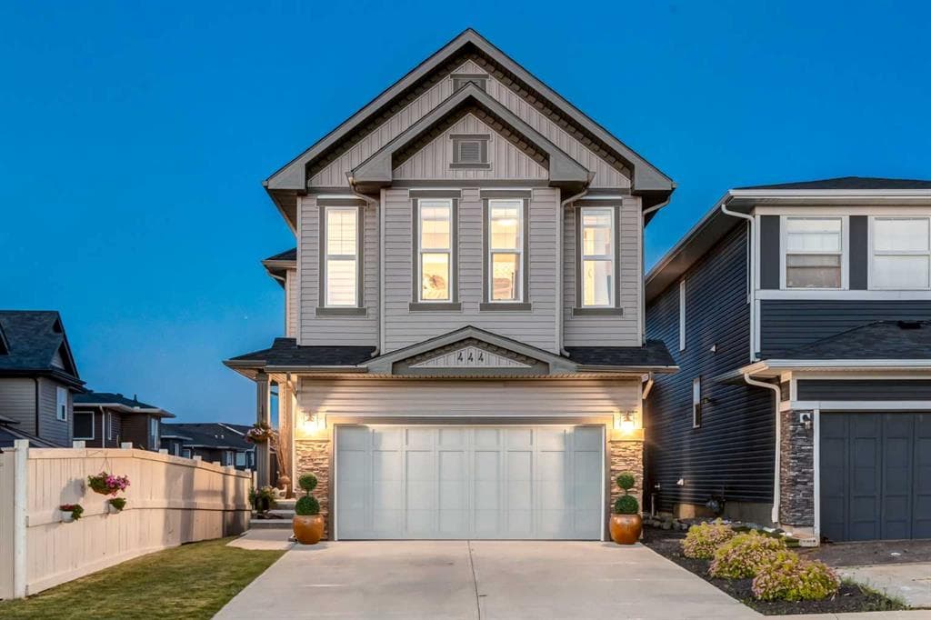 444 Evansglen Drive NW — photo 1