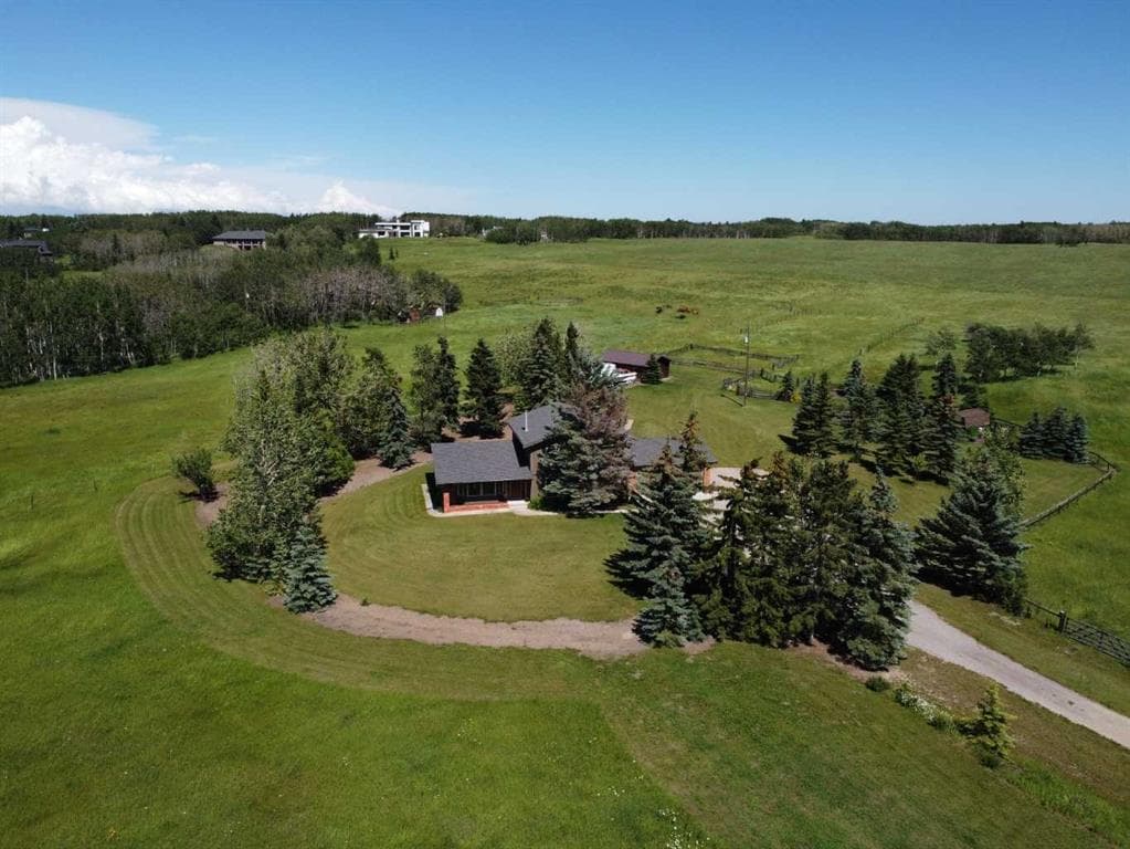 4-bed Detached for sale at 261136 Range Road 33, Rural Rocky View County