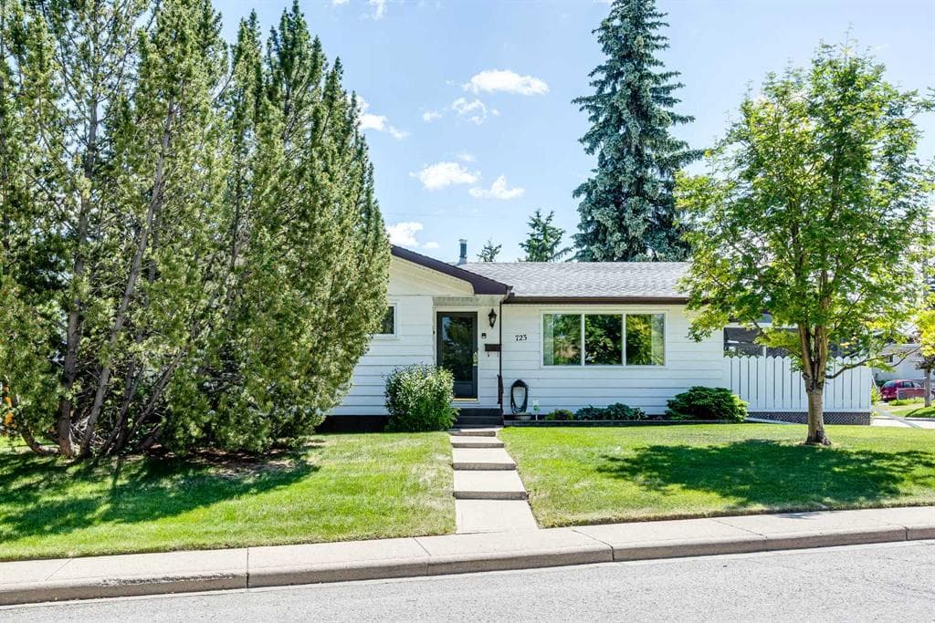 4-bed Detached for sale at 723 Seattle Drive SW, Calgary