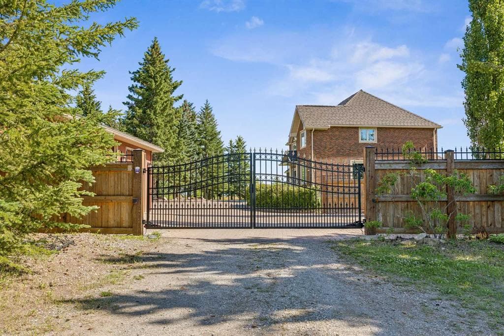6-bed Detached for sale at 225 Huggard Road, Rural Rocky View County