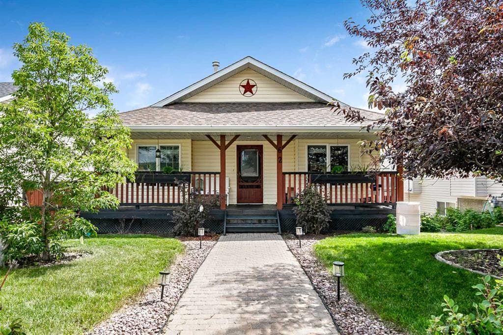 3-bed Detached for sale at 62 Westland Street, Okotoks
