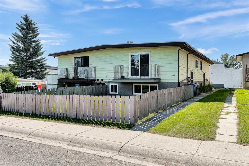 2-bed Townhouse for sale at 2, 435 Pinehill Road NE, Calgary