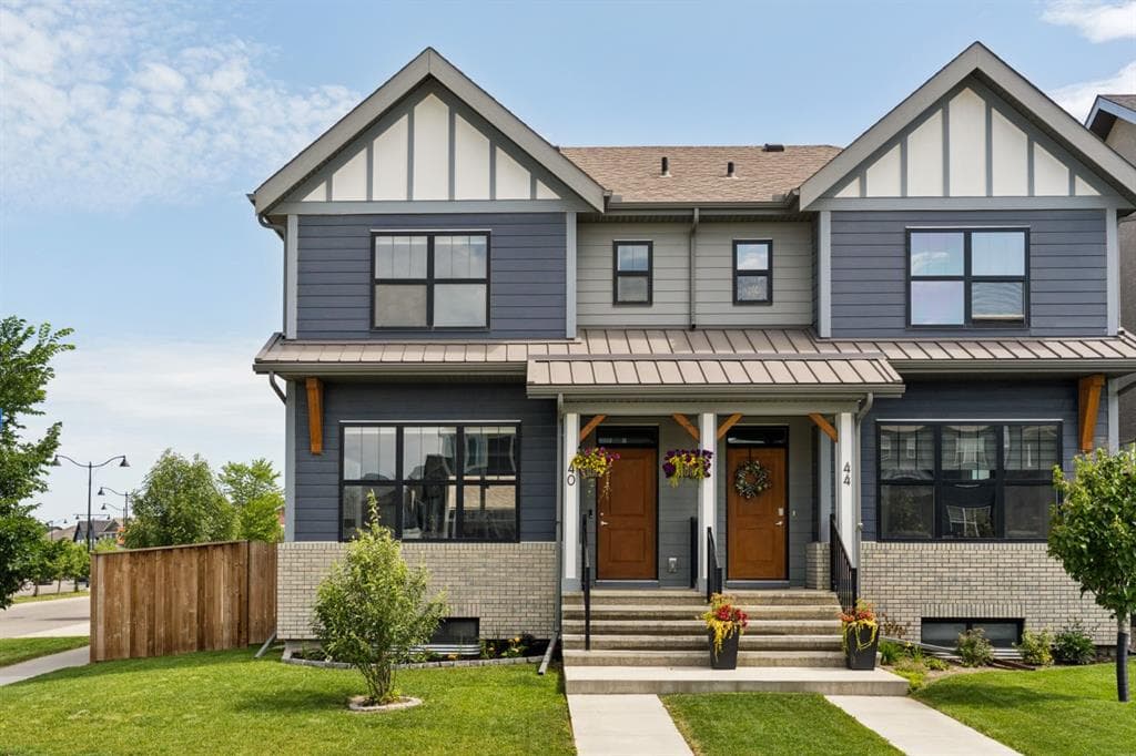 3-bed Semi-detached for sale at 40 Magnolia Parade SE, Calgary