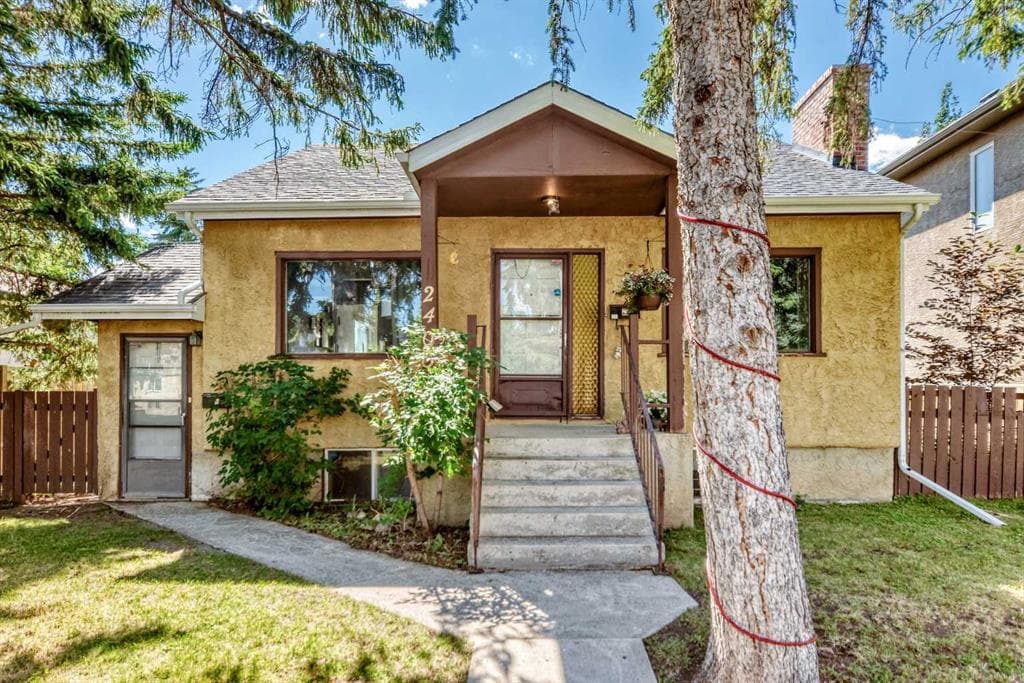 2405 30 Street SW — photo 1