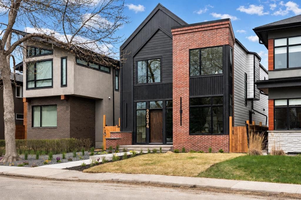 4-bed Detached for sale at 2034 49 Avenue SW, Calgary