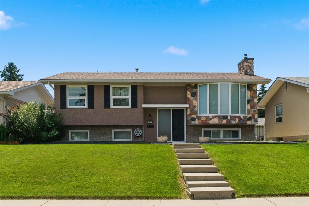 160 Marbrooke Circle NE — photo 1