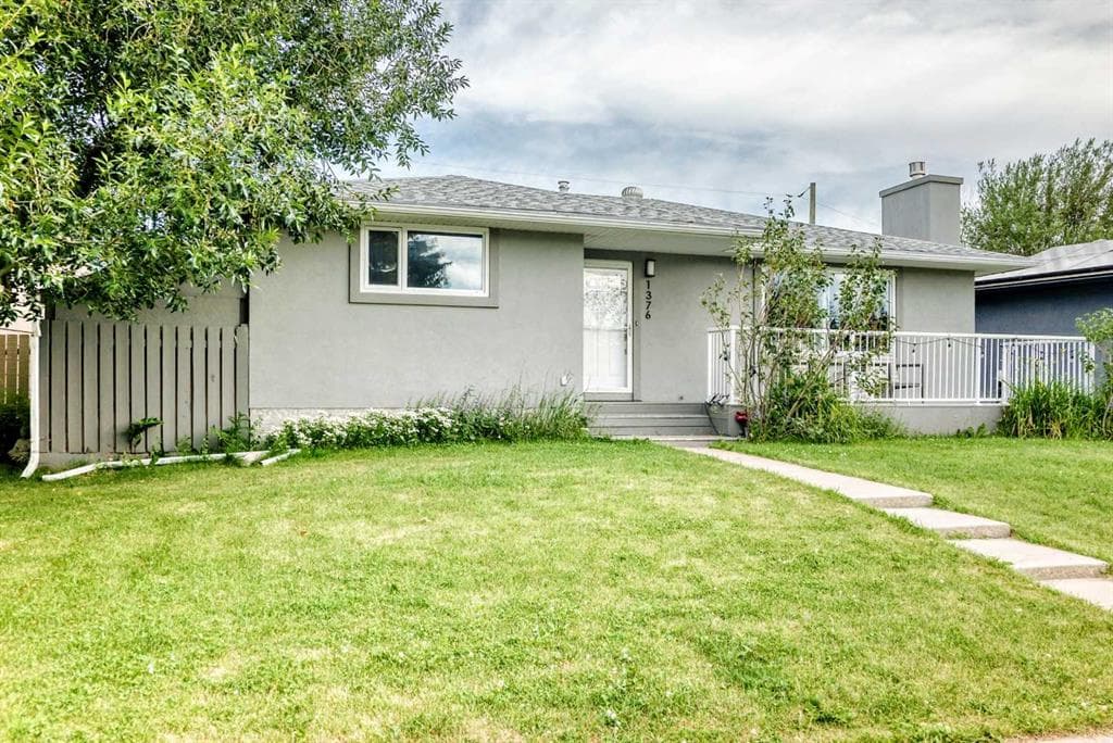 4-bed Detached for sale at 1376 Lake Sylvan Drive SE, Calgary
