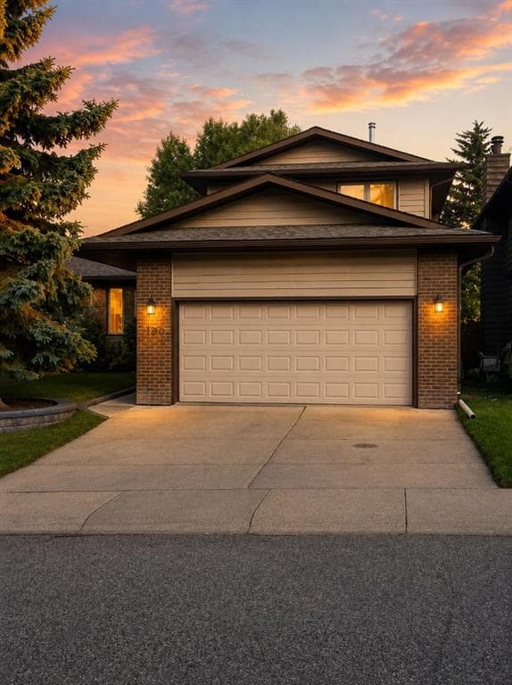 6-bed Detached for sale at 160 Hawkwood Way NW, Calgary