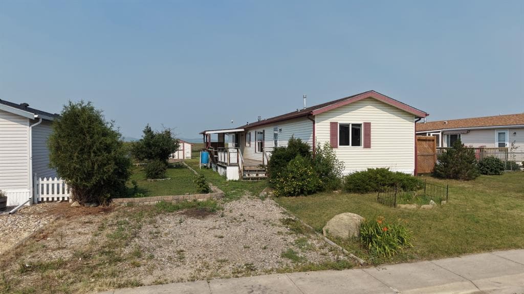1905 29 Avenue — photo 1
