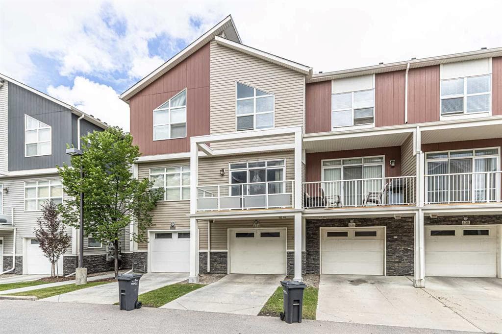 2-bed Townhouse for sale at 634 Redstone View NE, Calgary